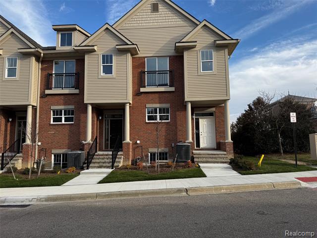 front view picture of 25534 Grandview Ln, Novi, MI. 48375