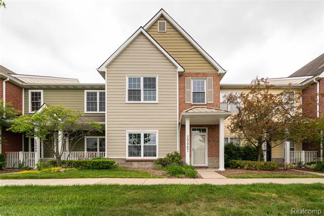 front view picture of 29987 Marigold Dr, Southfield, MI. 48076