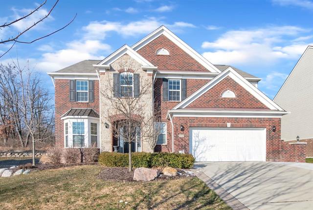 front view picture of 4732 Tanglewood Ln, Lake Orion, MI. 48359