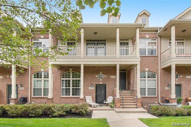 front view picture of 414 Old Pine Way, Walled Lake, MI. 48390