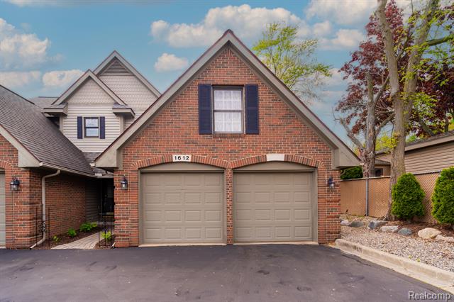 front view picture of 1612 Michael Ct, Clawson, MI. 48017
