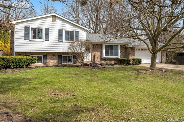 front view picture of 38320 Townhall, Harrison Township, MI. 48045