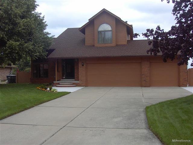 front view picture of 39020 Clearview, Harrison Township, MI. 48045