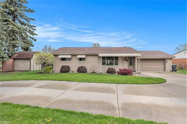 front view picture of 26265 South River, Harrison Township, MI. 48045