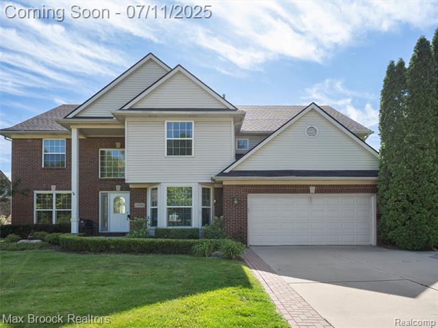 front view picture of 39104 Devonshire Cou, Harrison Township, MI. 48045