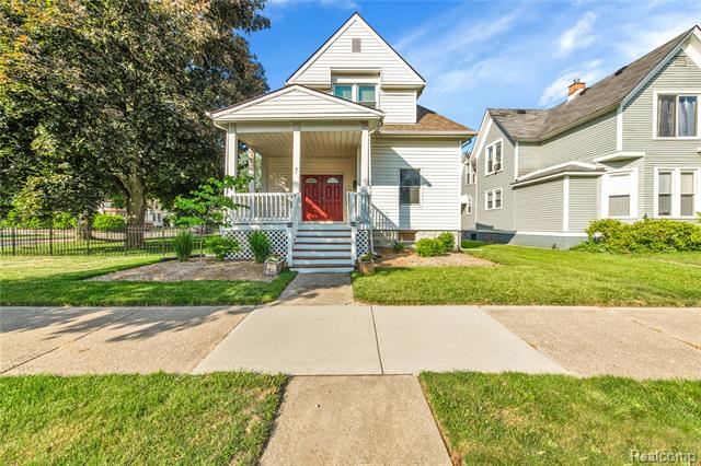 front view picture of 81 Crocker Blvd, Mount Clemens, MI. 48043
