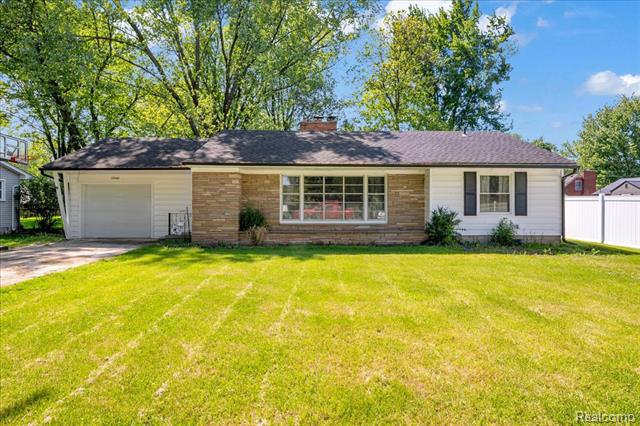 front view picture of 39401 Long, Harrison Township, MI. 48045