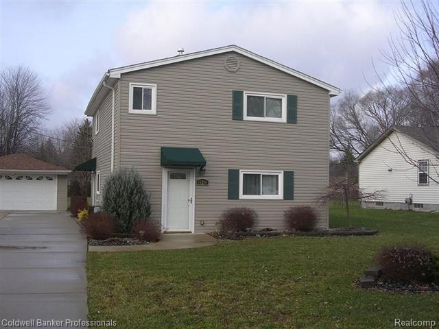 front view picture of 39291 Shoreline, Harrison Township, MI. 48045
