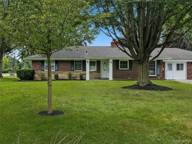 front view picture of 38580 Asbury Park, Clinton Township, MI. 48036