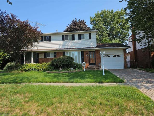 front view picture of 30 Mulligan Dr, Mount Clemens, MI. 48043