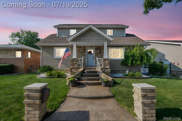 front view picture of 41 Gibbs St, Mount Clemens, MI. 48043