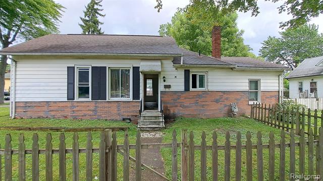 front view picture of 93 Grand Ave, Mount Clemens, MI. 48043