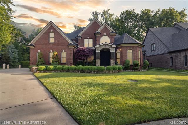 front view picture of 27715 Stephany Court, Harrison Township, MI. 48045