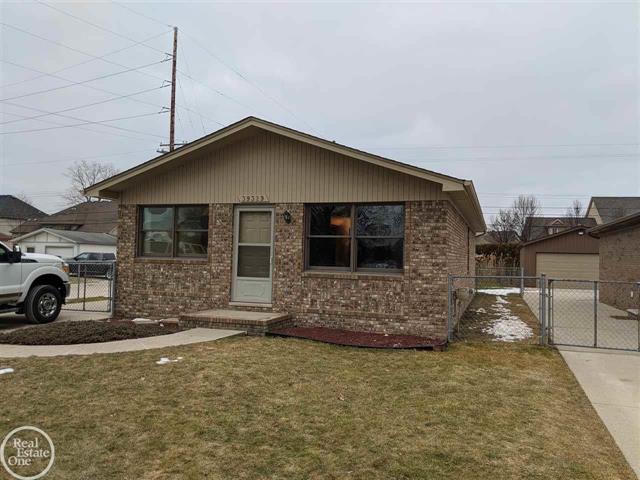 front view picture of 39329 Muffatt, Harrison Township, MI. 48045