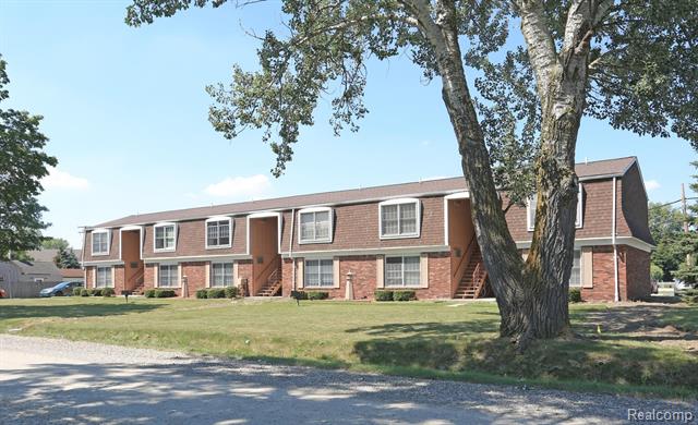 front view picture of 39499 Muffatt, Harrison Township, MI. 48045