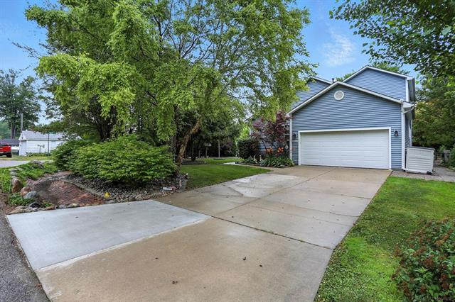 front view picture of 39856 Erie, Harrison Township, MI. 48045