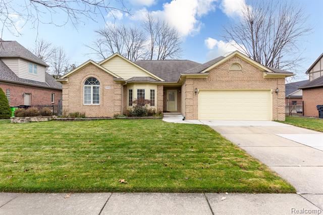 front view picture of 39708 Southpointe, Harrison Township, MI. 48045