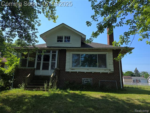 front view picture of 50 Riverview St, Mount Clemens, MI. 48043