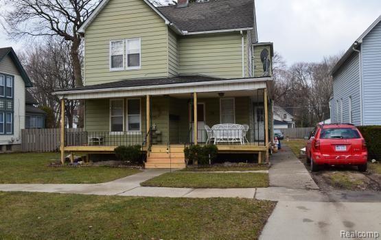front view picture of 28 Moross Ave, Mount Clemens, MI. 48043