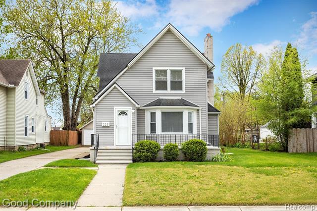 front view picture of 225 Court St, Mount Clemens, MI. 48043