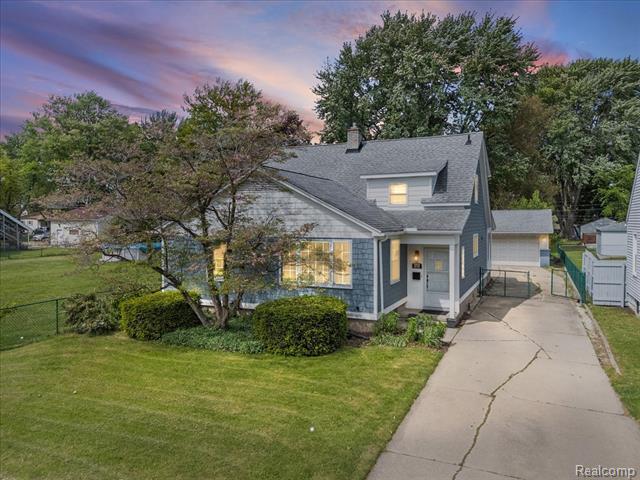 front view picture of 253 N Rose St, Mount Clemens, MI. 48043