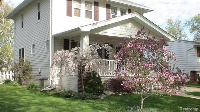 front view picture of 179 Washington St, Mount Clemens, MI. 48043