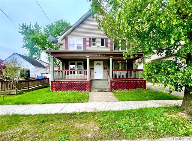 front view picture of 143 Clinton St, Mount Clemens, MI. 48043