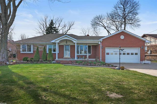 front view picture of 41589 Windmill, Harrison Township, MI. 48045