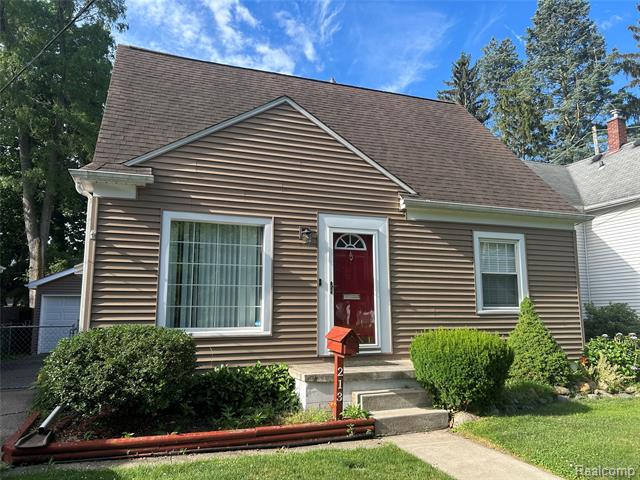 front view picture of 213 Court St, Mount Clemens, MI. 48043