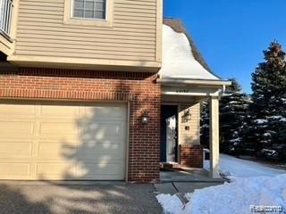 front view picture of 43192 Pendleton Cir, Sterling Heights, MI. 48313