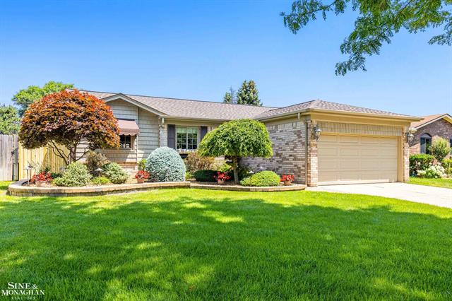 front view picture of 14133 Billette Dr, Sterling Heights, MI. 48313