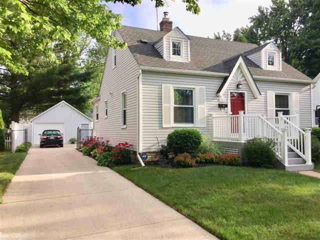 front view picture of 57 High St, Mount Clemens, MI. 48043
