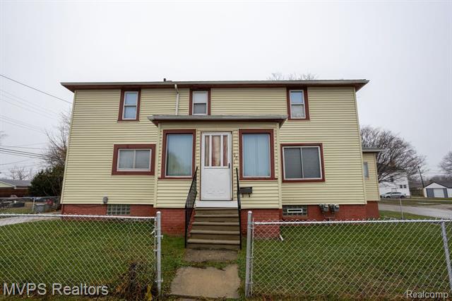 front view picture of 96 Jones St, Mount Clemens, MI. 48043