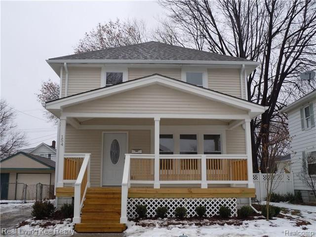 front view picture of 154 Gallup Ave, Mount Clemens, MI. 48043