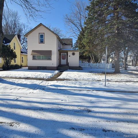 front view picture of 39 Stapleton St, Mount Clemens, MI. 48043