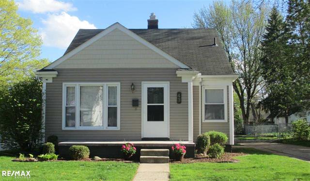 front view picture of 43 Canfield Dr, Mount Clemens, MI. 48043