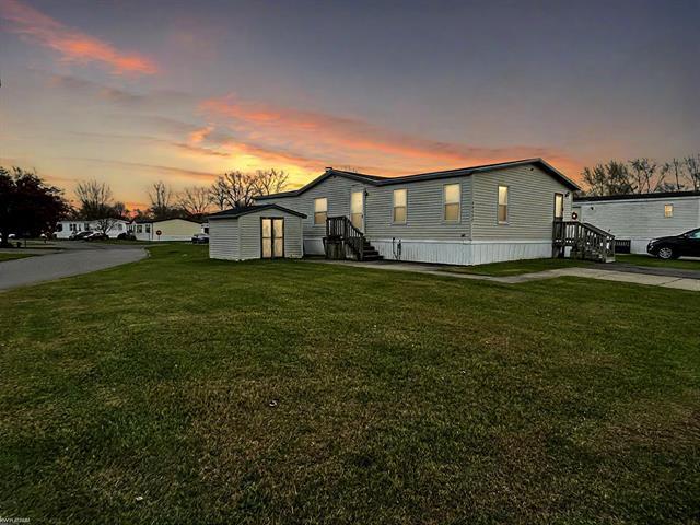 front view picture of 43432 Meadowlark Cir, Clinton Township, MI. 48036