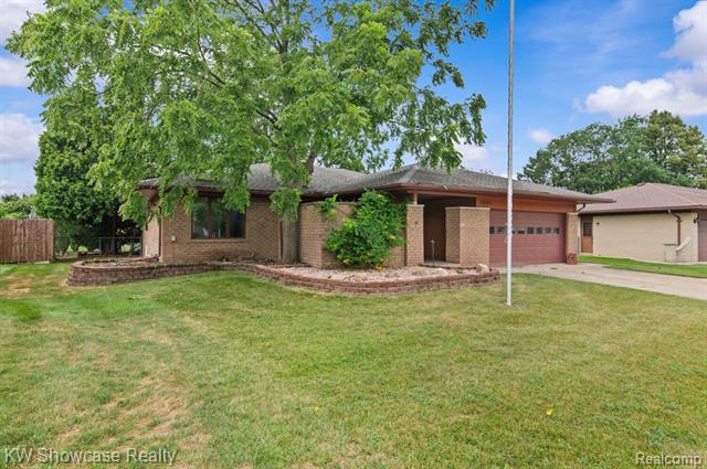 front view picture of 43351 Aspen Dr, Sterling Heights, MI. 48313