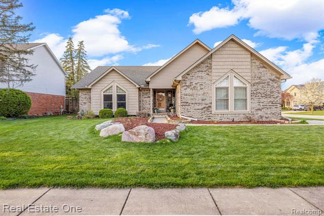 front view picture of 20185 Bayfield Dr, Clinton Township, MI. 48038