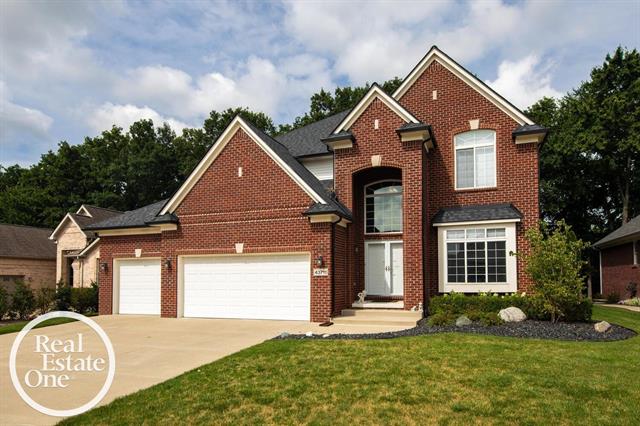 front view picture of 43711 Grouse Dr, Clinton Township, MI. 48038