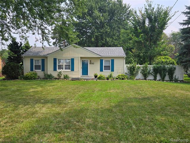 front view picture of 43982 North Ave, Clinton Township, MI. 48036