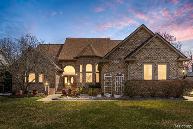 front view picture of 43564 Vena Ct, Clinton Township, MI. 48038