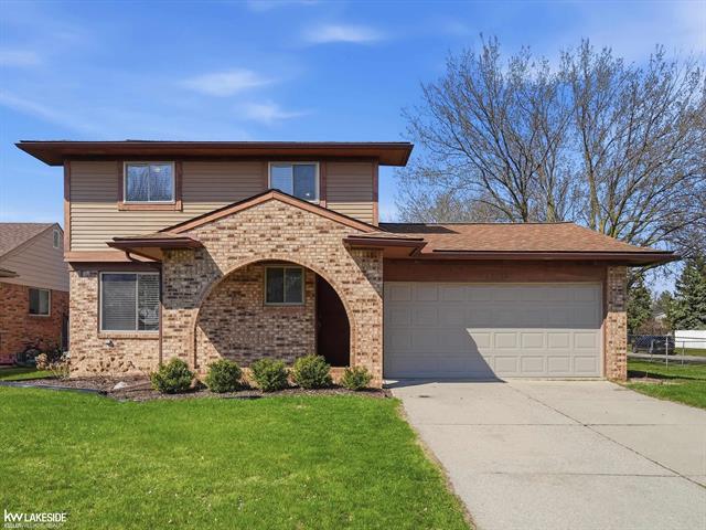 front view picture of 45833 Heatherwoode L, Macomb, MI. 48044