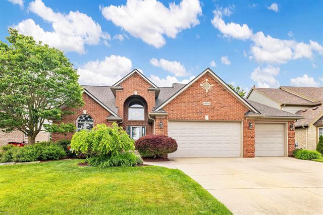 front view picture of 46703 Albany Dr, Macomb, MI. 48044