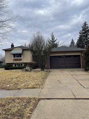 front view picture of 44697 Rivergate Dr, Clinton Township, MI. 48038