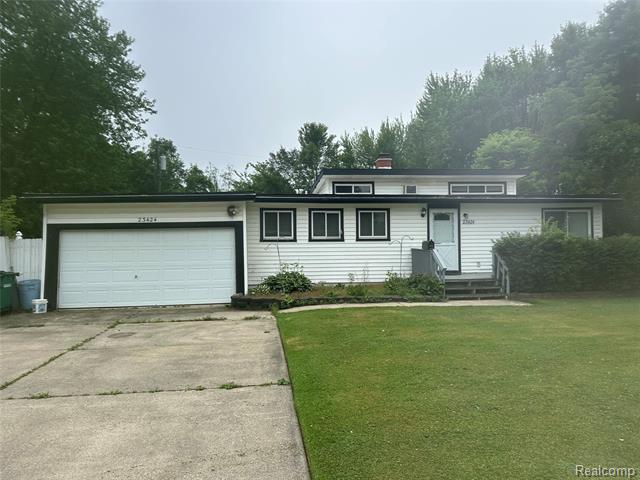 front view picture of 23424 Urban St, Macomb, MI. 48042
