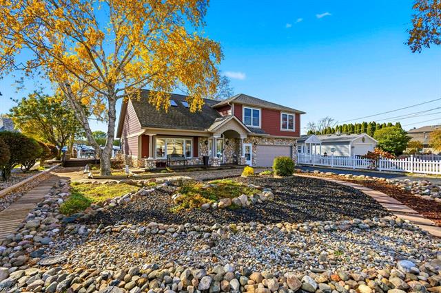 front view picture of 45465 Teal Ct, New Baltimore, MI. 48047