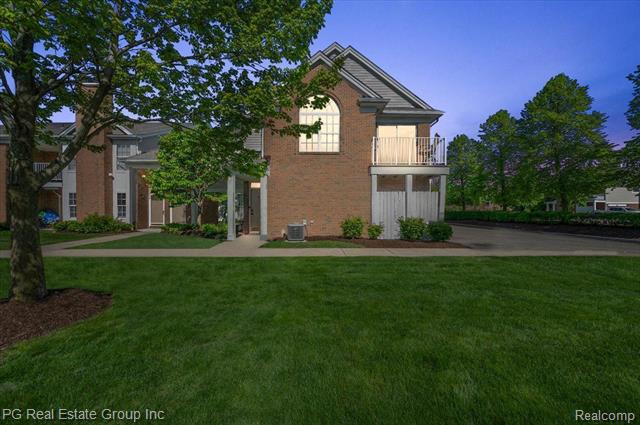 front view picture of 46104 Baldwin Dr, Macomb, MI. 48044