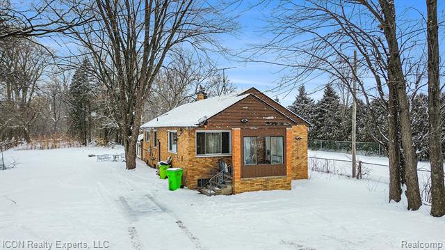 front view picture of 45945 N Gratiot Ave, Macomb, MI. 48042