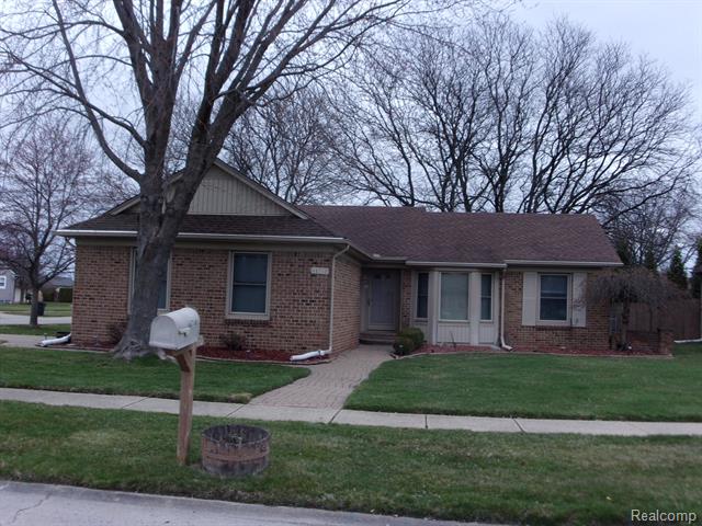 front view picture of 46710 Gadwall Dr, Macomb, MI. 48044
